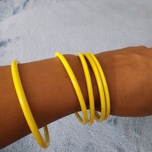 Set of 5 Yellow Plastic Bangles – Bold & Fun Accessory